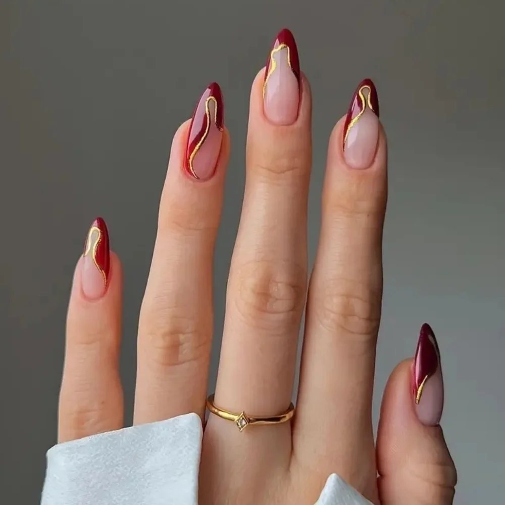 24 Pieces Fake press on nails